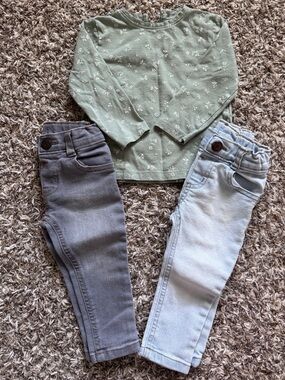 Baby Girl Bundle, Size 12M, Green Floral Long Sleeve Top with Two Skinny Jeans